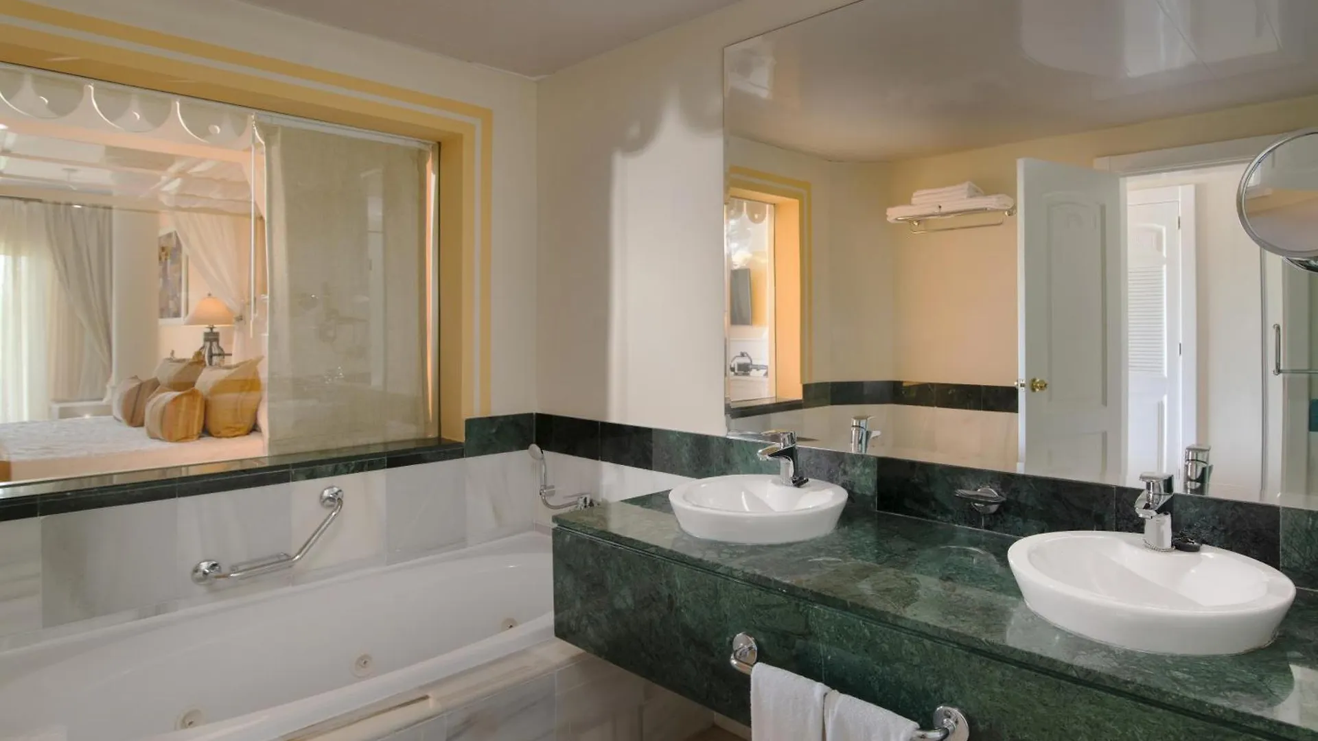 Bahia Principe Luxury Bouganville (Adults Only) El Soco Resort